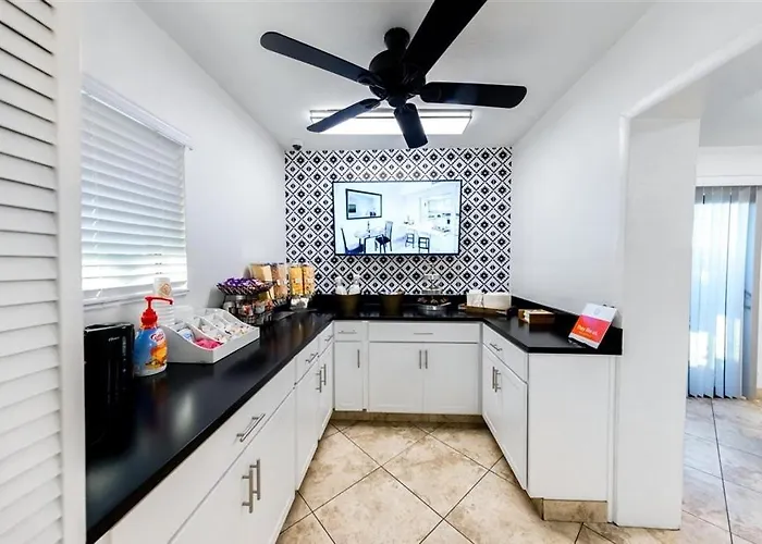 Apartment 203 Fully Furnished, Wifi Included Scottsdale